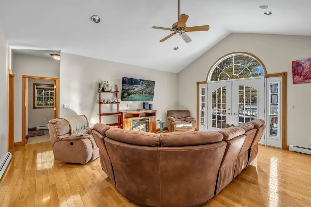 78 Sunset Boulevard Turner ME 04282