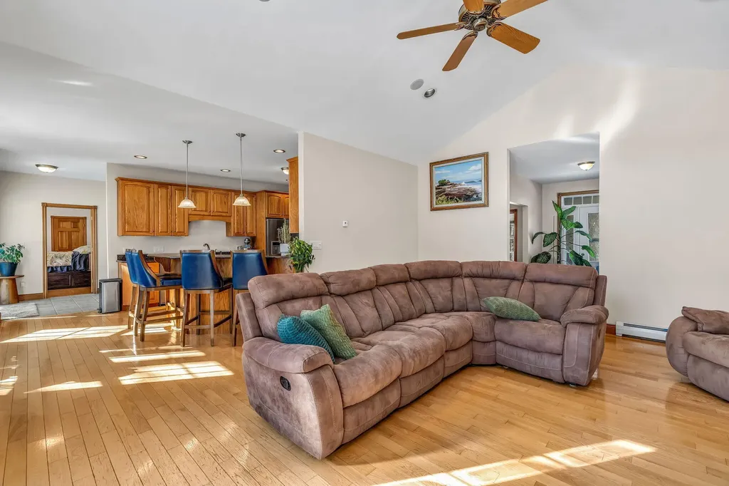 78 Sunset Boulevard Turner ME 04282