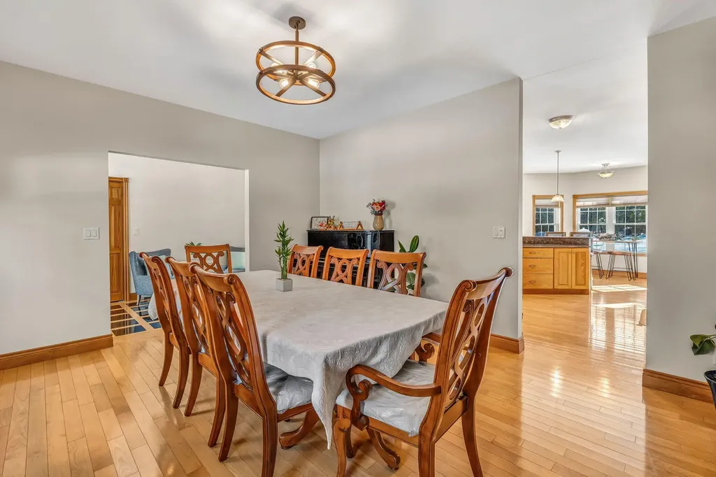 78 Sunset Boulevard Turner ME 04282