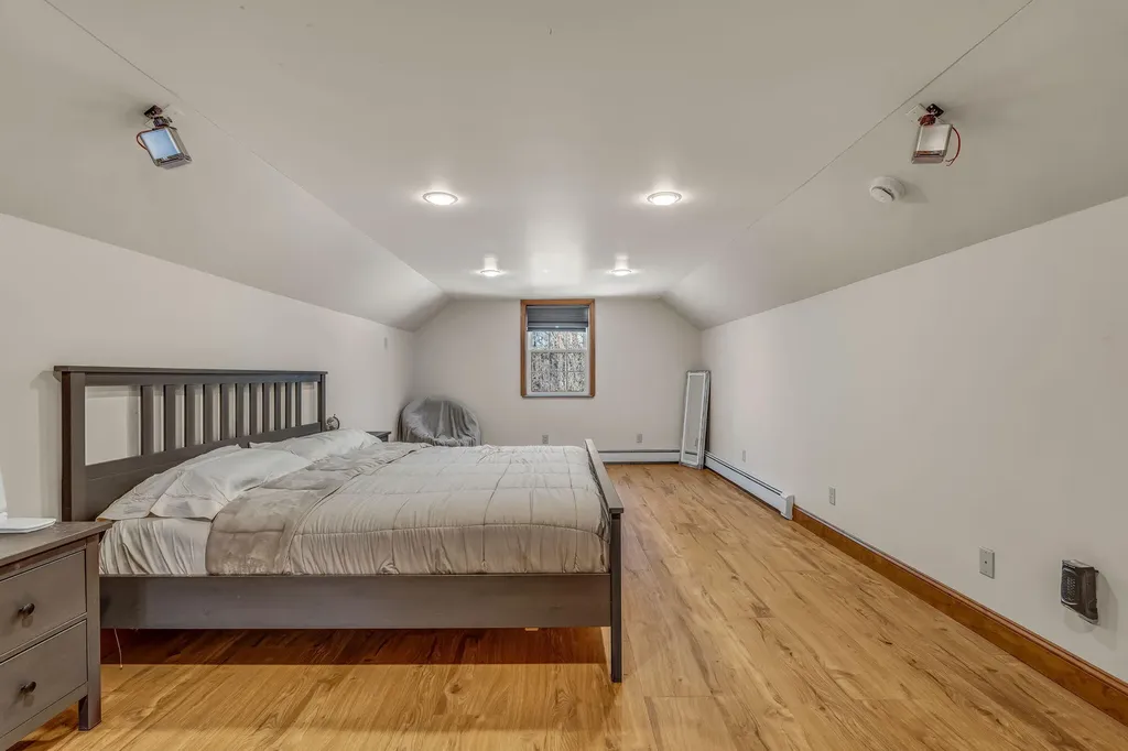 78 Sunset Boulevard Turner ME 04282
