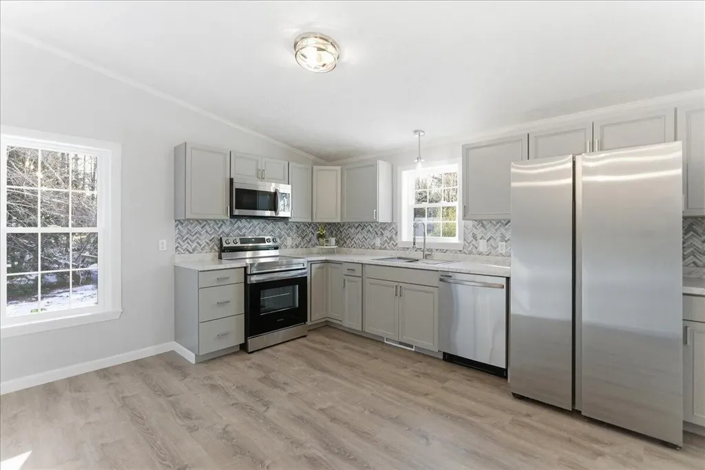 27 Meadow Lane Sabattus ME 04280
