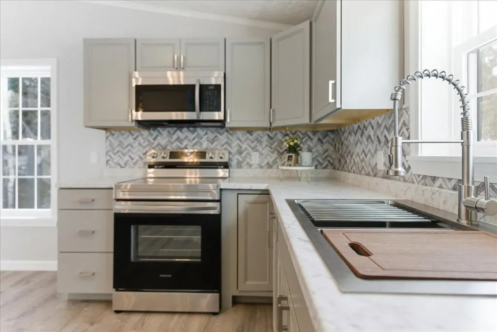 27 Meadow Lane Sabattus ME 04280