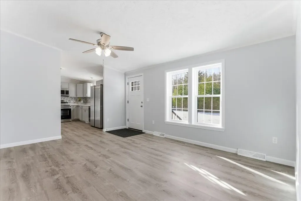 27 Meadow Lane Sabattus ME 04280