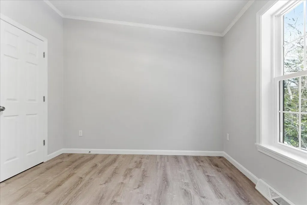 27 Meadow Lane Sabattus ME 04280