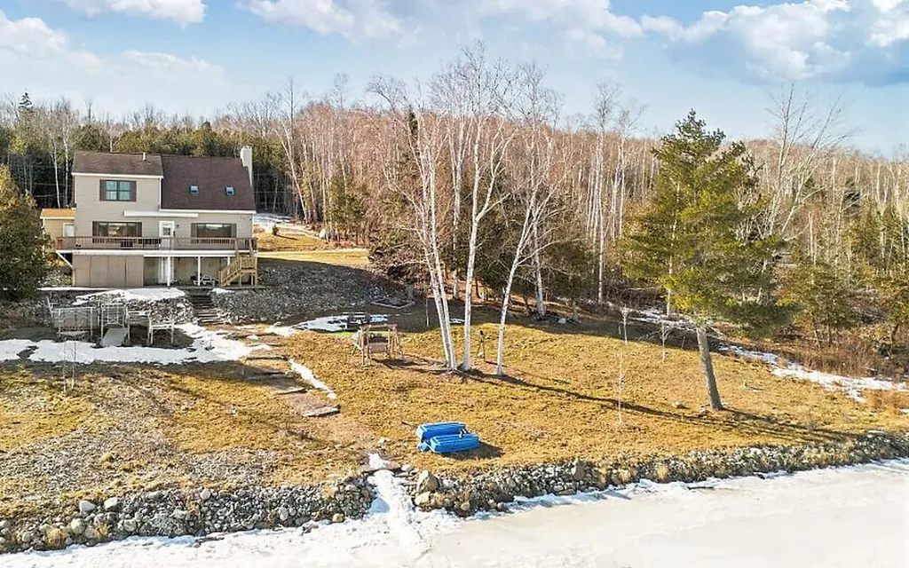 104 Cotta Lane Saint Albans ME 04971