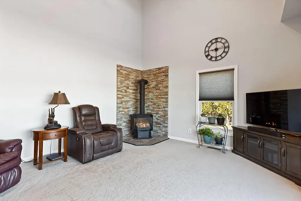 104 Cotta Lane Saint Albans ME 04971