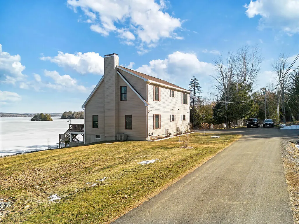 104 Cotta Lane Saint Albans ME 04971