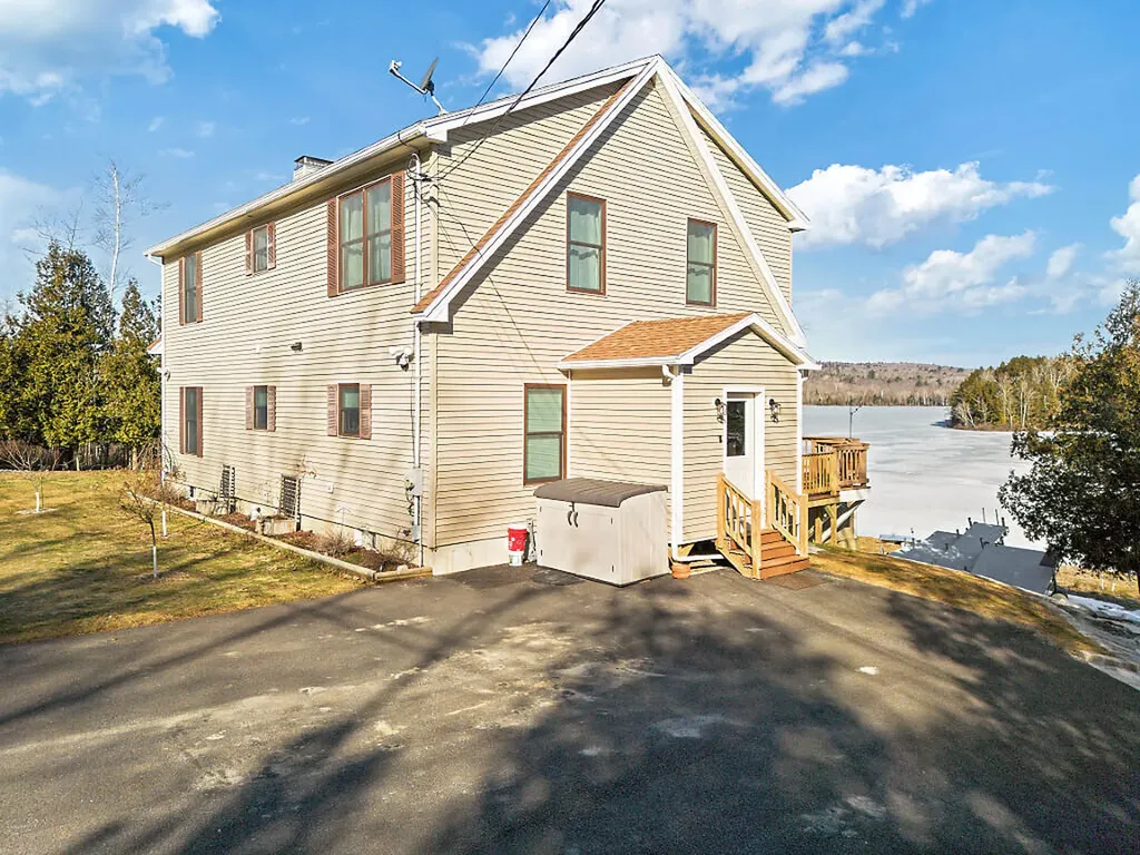 104 Cotta Lane Saint Albans ME 04971