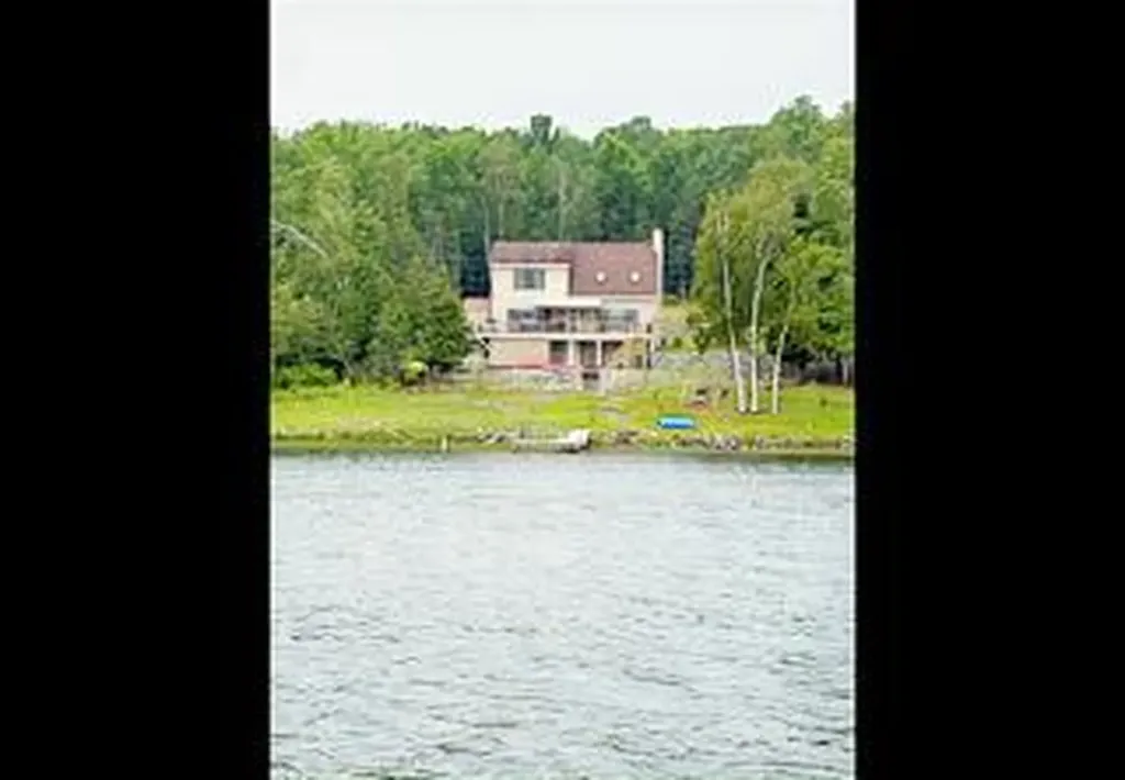 104 Cotta Lane Saint Albans ME 04971