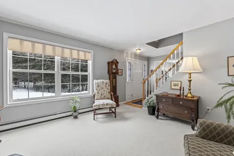 8 Kimberley Circle Brunswick ME 04011