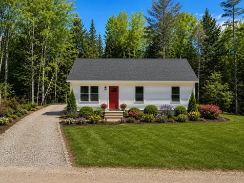 15 Hemlock Lane Pittston ME 04345