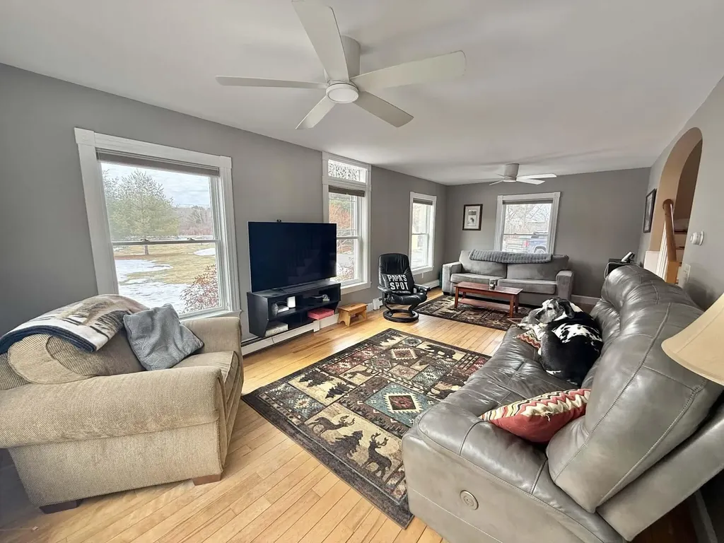 79 S Pleasant Street Bowdoinham ME 04008