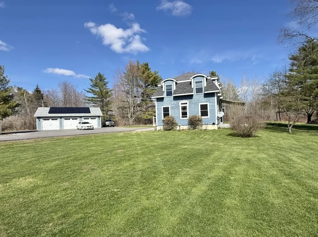 79 S Pleasant Street Bowdoinham ME 04008