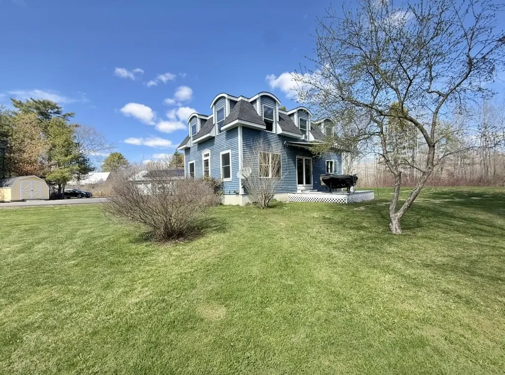 79 S Pleasant Street Bowdoinham ME 04008