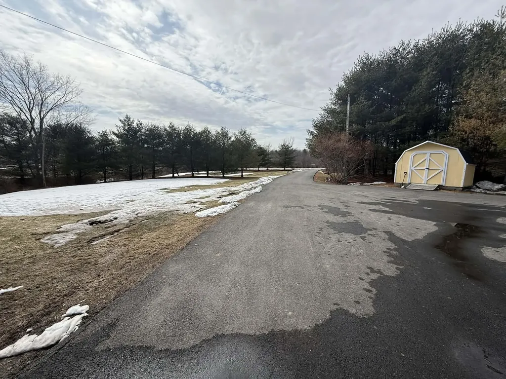 79 S Pleasant Street Bowdoinham ME 04008