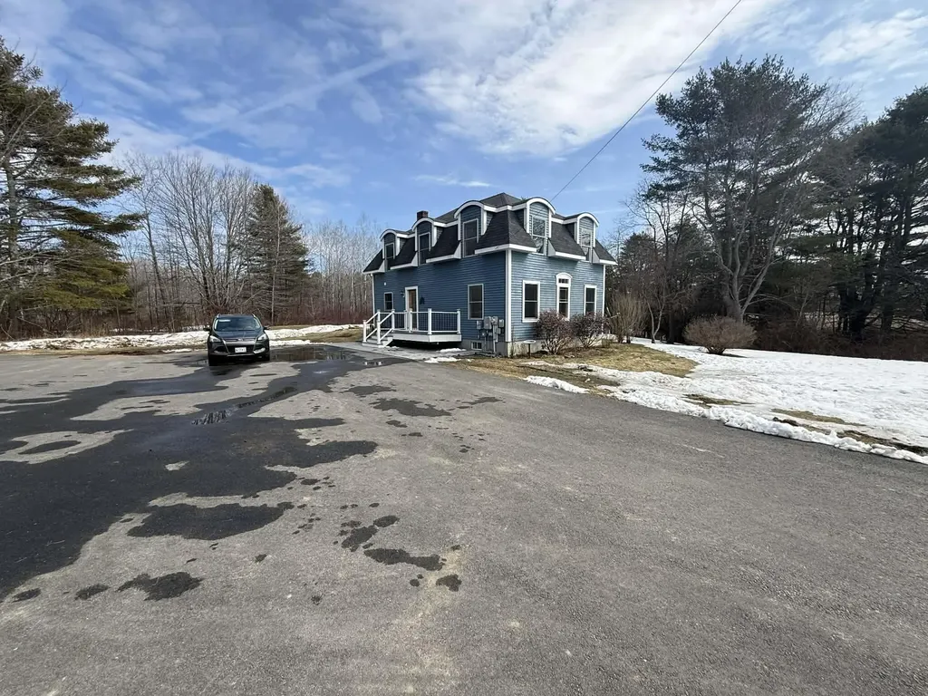 79 S Pleasant Street Bowdoinham ME 04008