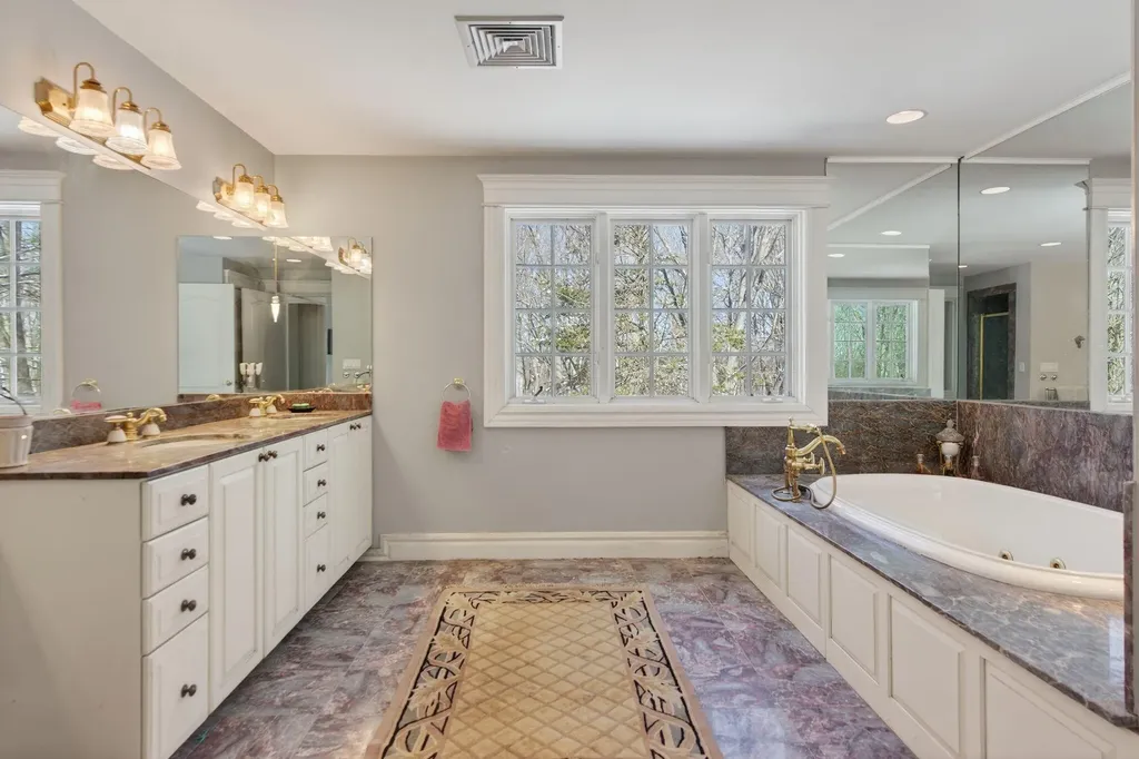 20 Wildwood Lane Scarborough ME 04074