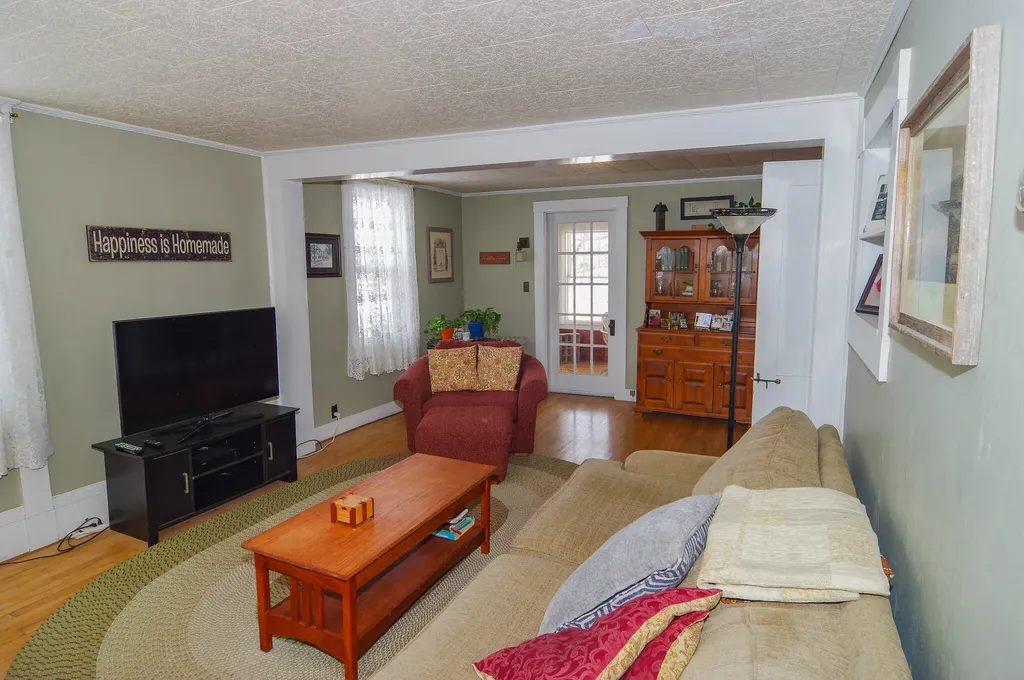 61 Pleasant Street Dexter ME 04930