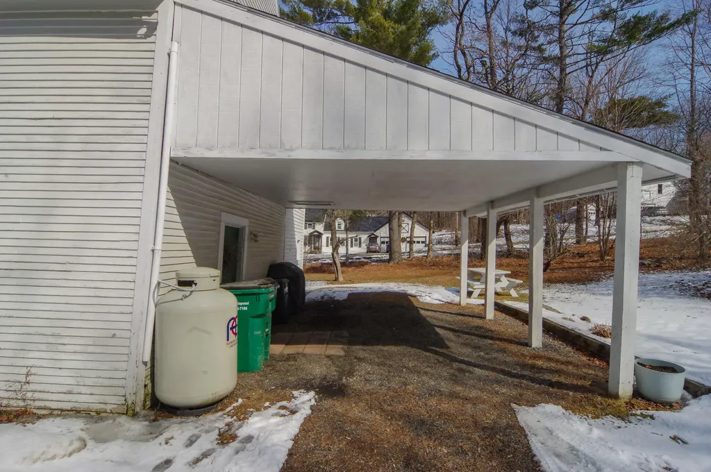 61 Pleasant Street Dexter ME 04930