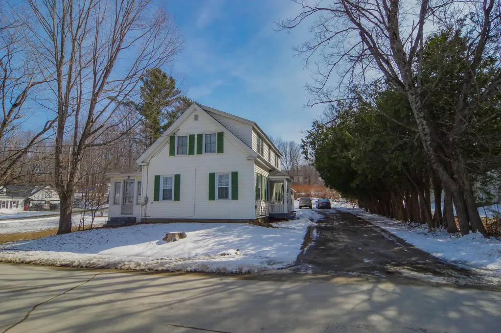 61 Pleasant Street Dexter ME 04930