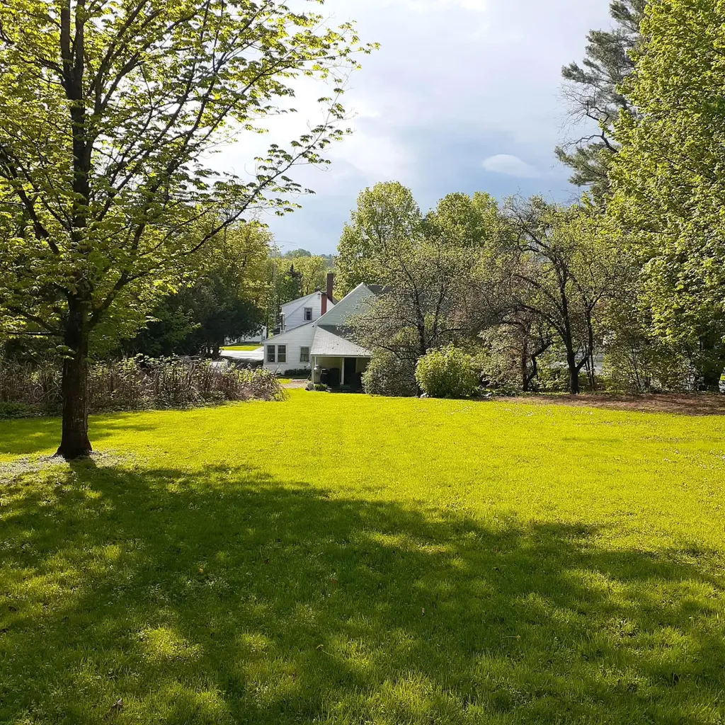 61 Pleasant Street Dexter ME 04930