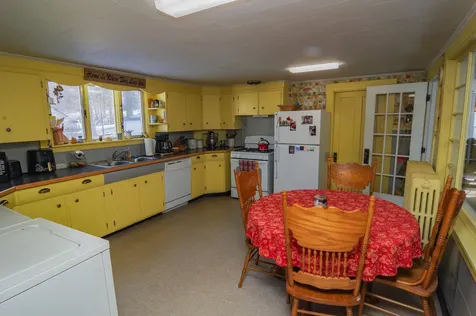 61 Pleasant Street Dexter ME 04930