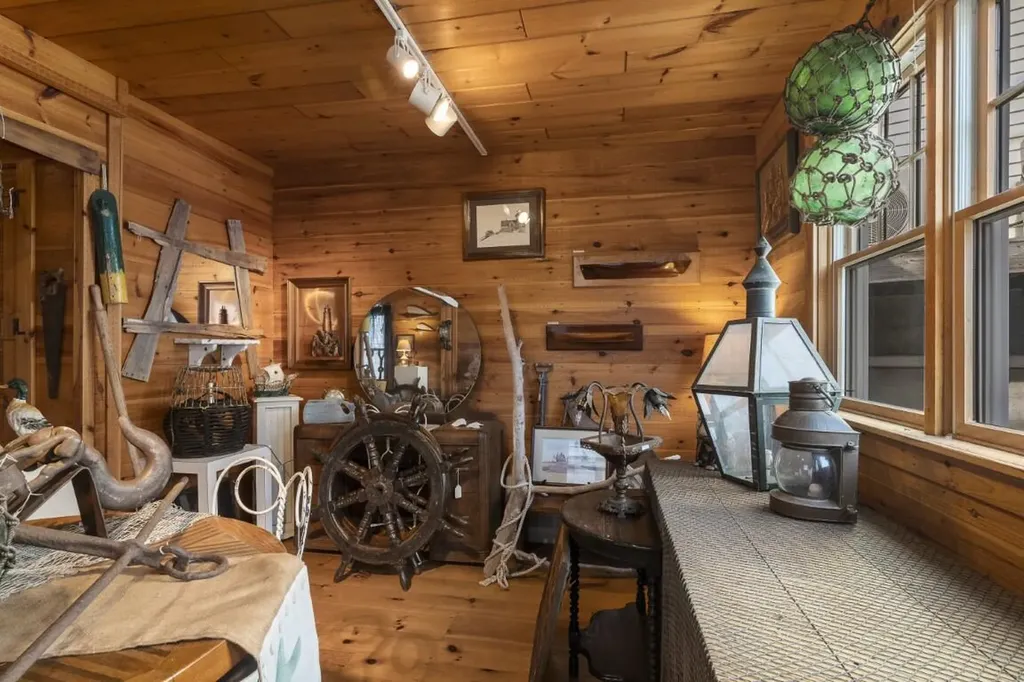 10 Mckown Street Boothbay Harbor ME 04538
