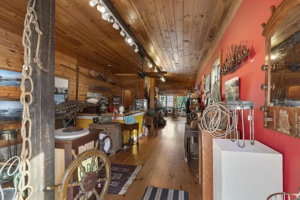10 Mckown Street Boothbay Harbor ME 04538
