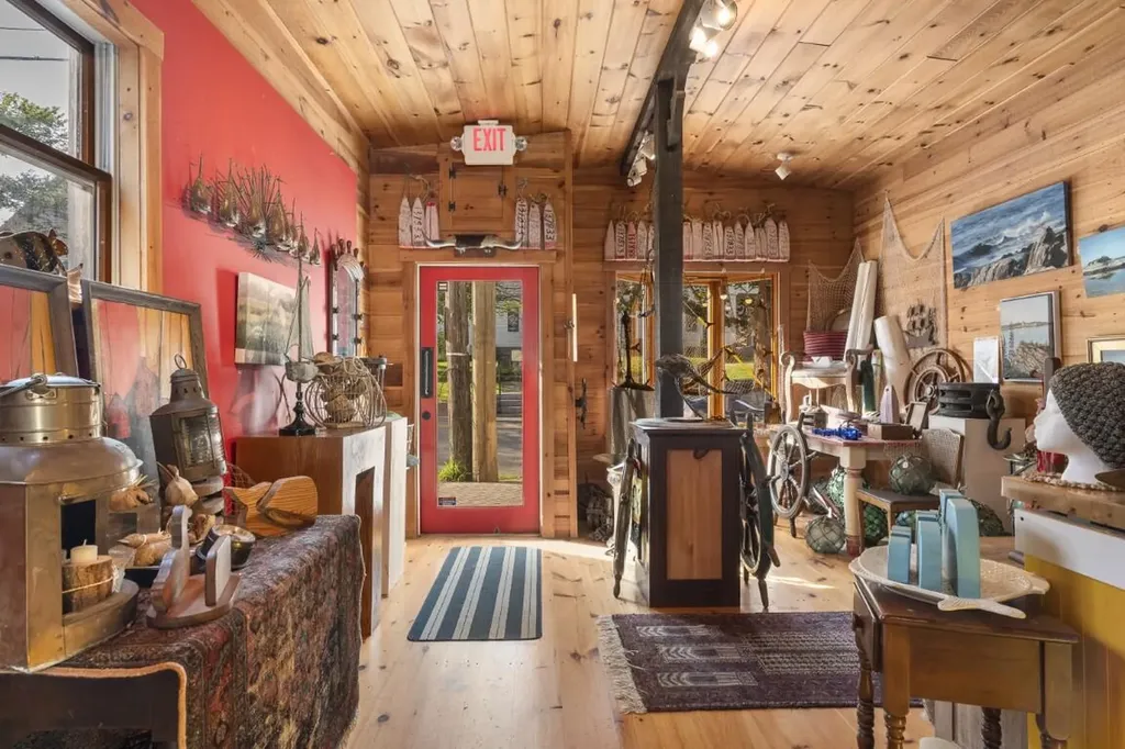 10 Mckown Street Boothbay Harbor ME 04538