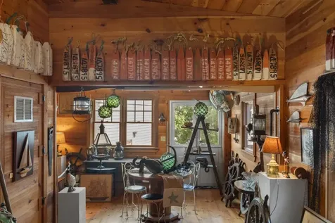 10 Mckown Street Boothbay Harbor ME 04538