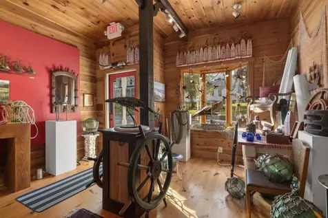 10 Mckown Street Boothbay Harbor ME 04538