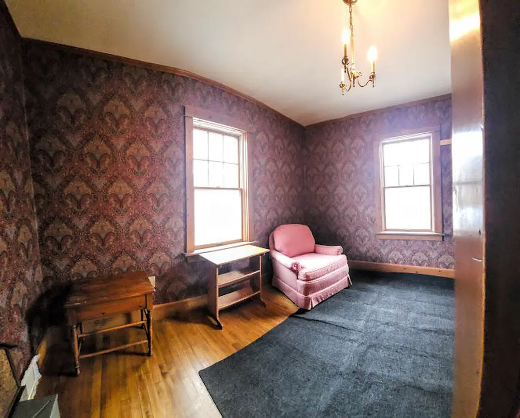 12 Schoolhouse Lane Hampden ME 04444