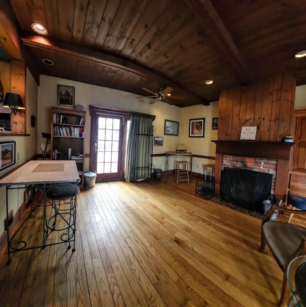 12 Schoolhouse Lane Hampden ME 04444