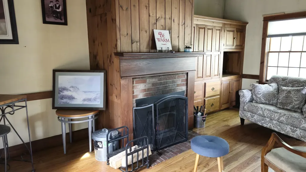 12 Schoolhouse Lane Hampden ME 04444