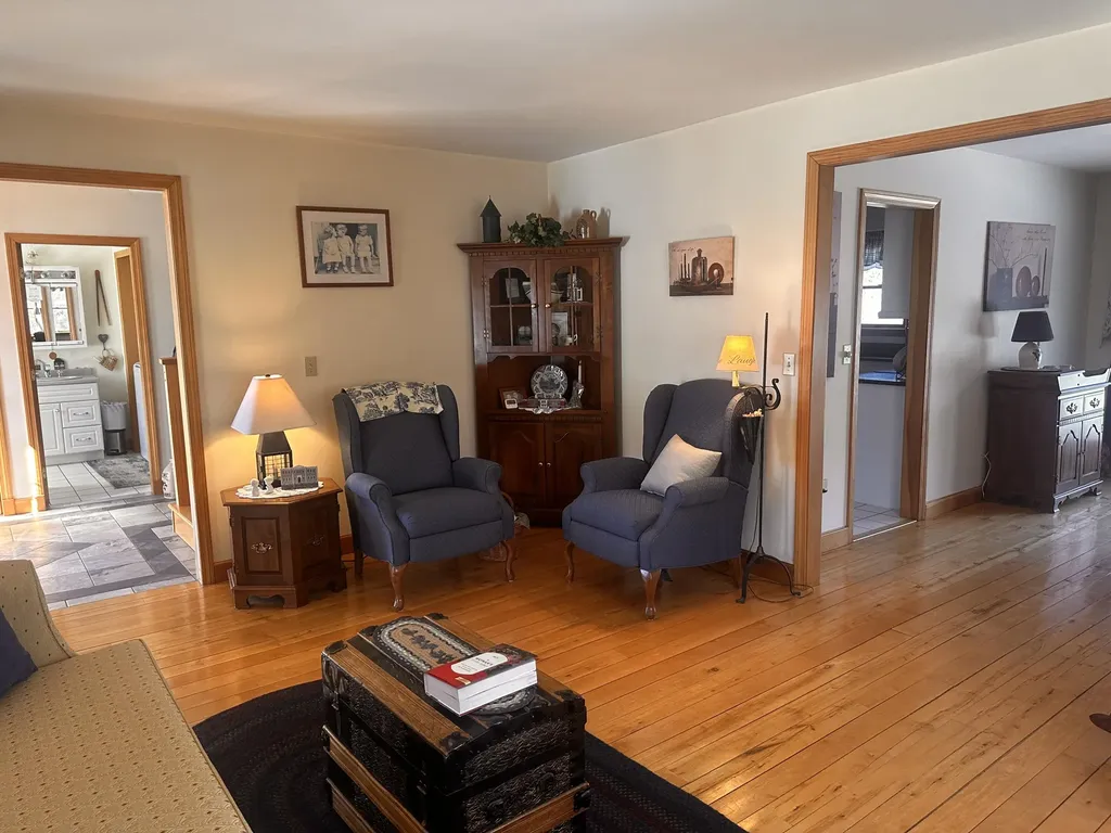 88 Sweet Road Lincoln ME 04457