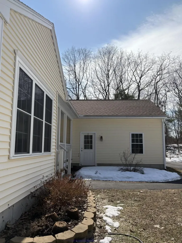 35 Deerfield Drive Brunswick ME 04011