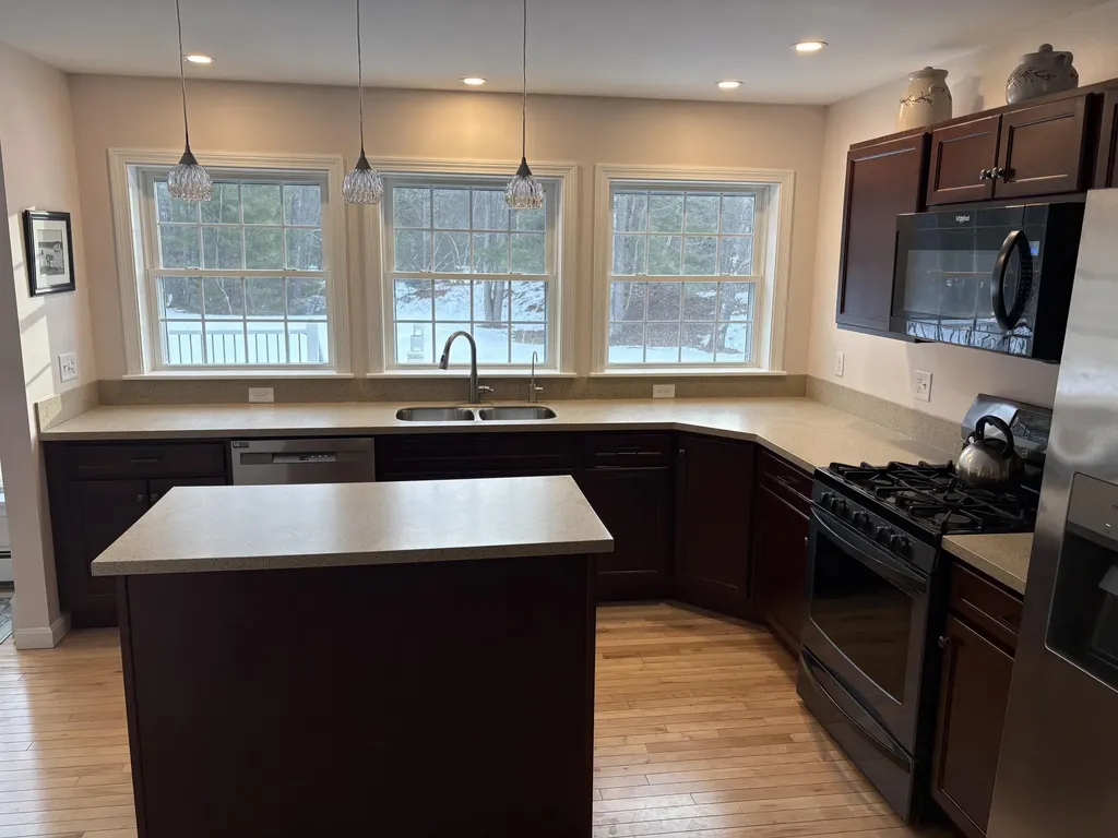 35 Deerfield Drive Brunswick ME 04011