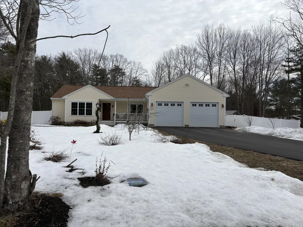35 Deerfield Drive Brunswick ME 04011