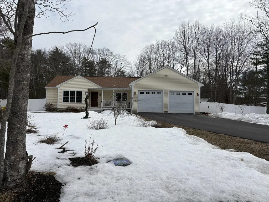 35 Deerfield Drive Brunswick ME 04011