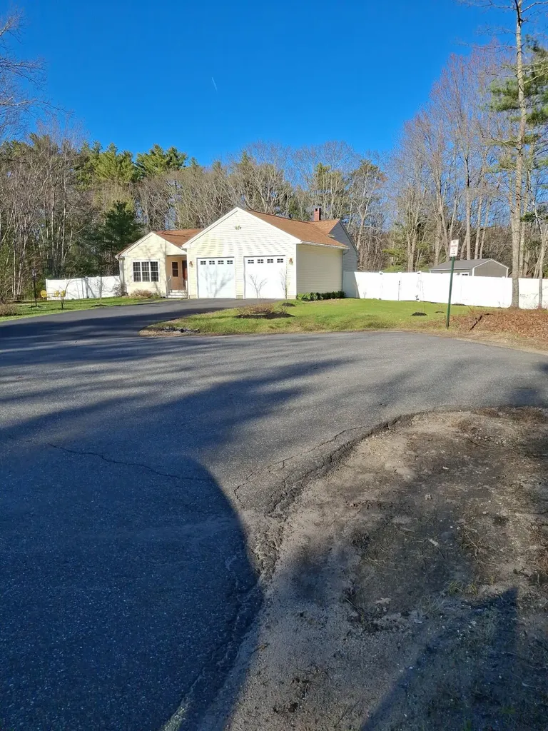 35 Deerfield Drive Brunswick ME 04011