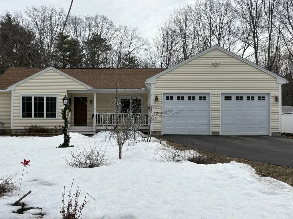 35 Deerfield Drive Brunswick ME 04011