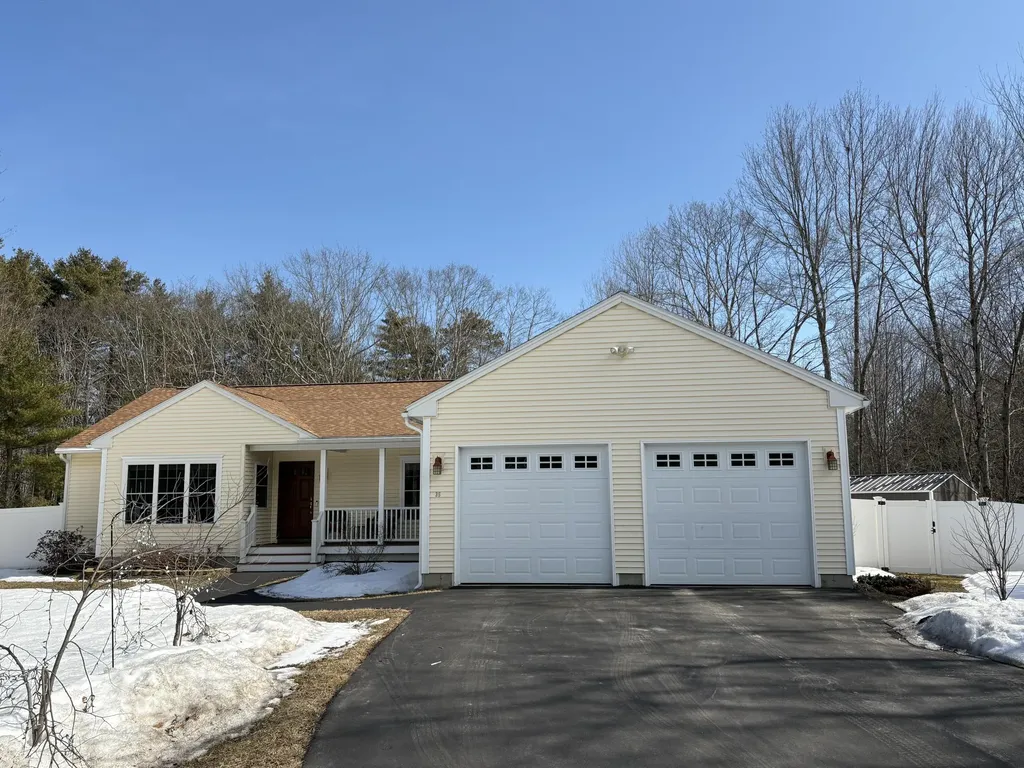 35 Deerfield Drive Brunswick ME 04011