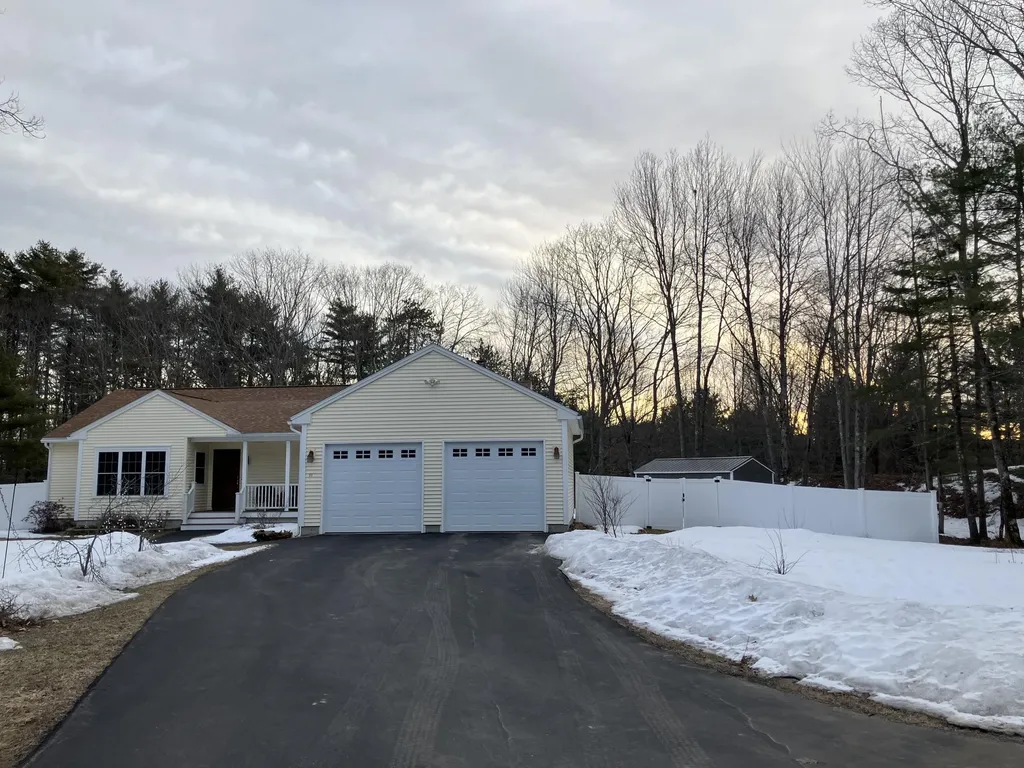 35 Deerfield Drive Brunswick ME 04011