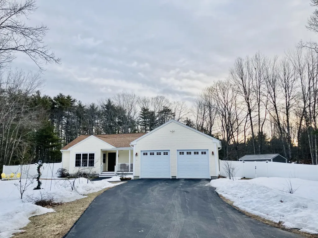 35 Deerfield Drive Brunswick ME 04011