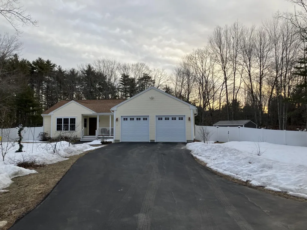 35 Deerfield Drive Brunswick ME 04011