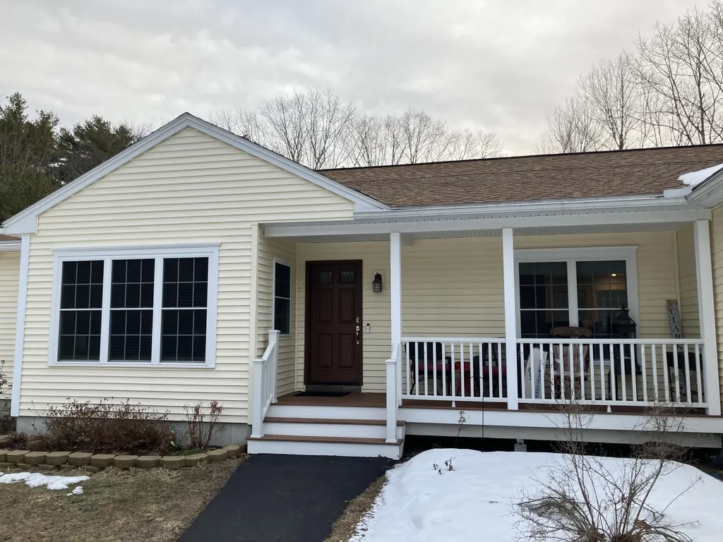 35 Deerfield Drive Brunswick ME 04011