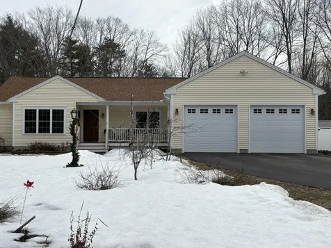 35 Deerfield Drive Brunswick ME 04011