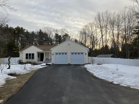 35 Deerfield Drive Brunswick ME 04011