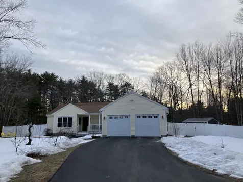 35 Deerfield Drive Brunswick ME 04011