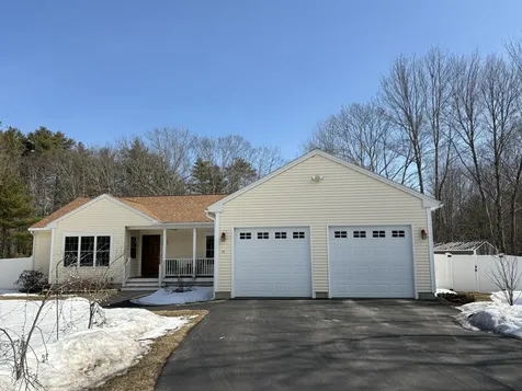 35 Deerfield Drive Brunswick ME 04011